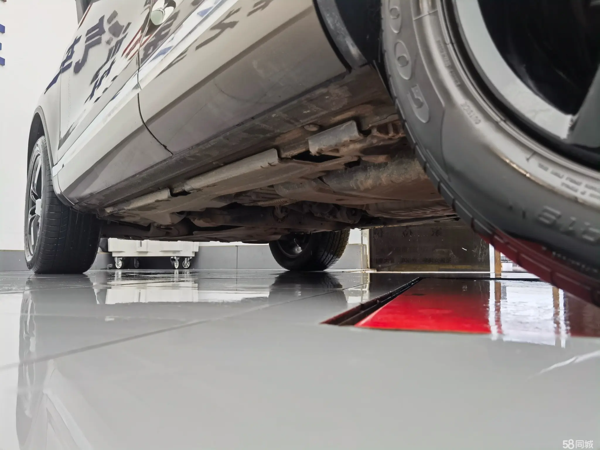 Volkswagen Touareg 2012 car image #11