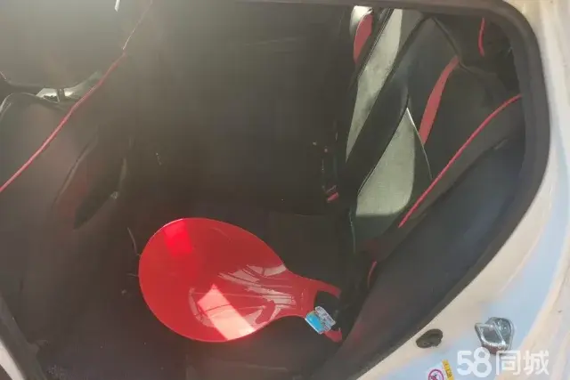 Toyota C-HR 2019 immagine di auto #11