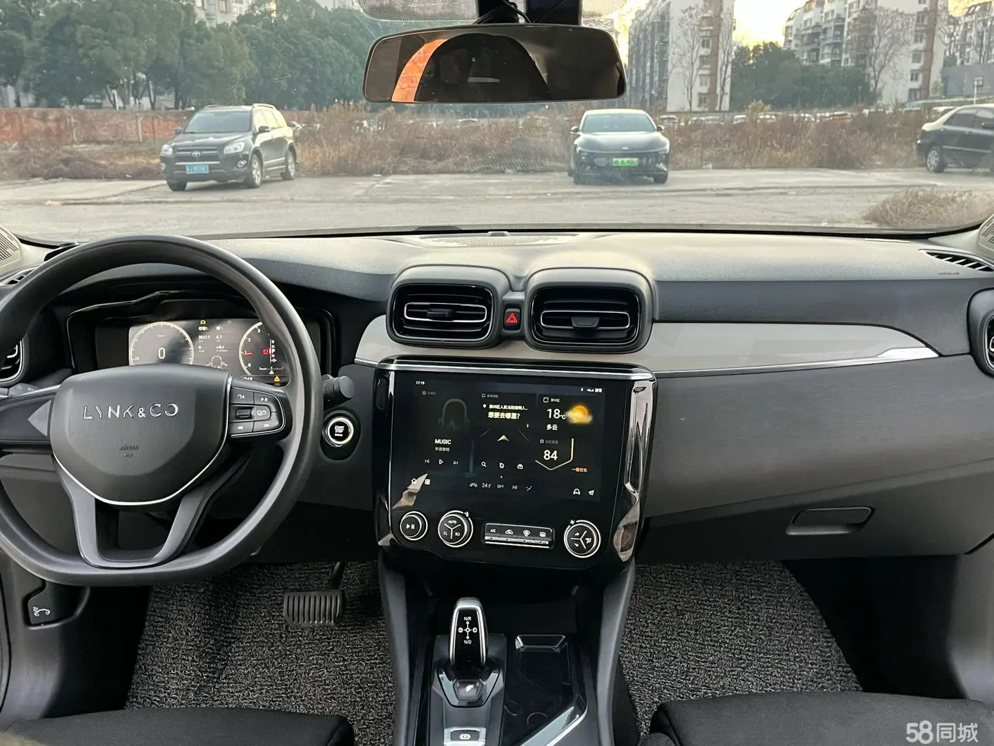 Lynk & Co 03 2018 car image #11