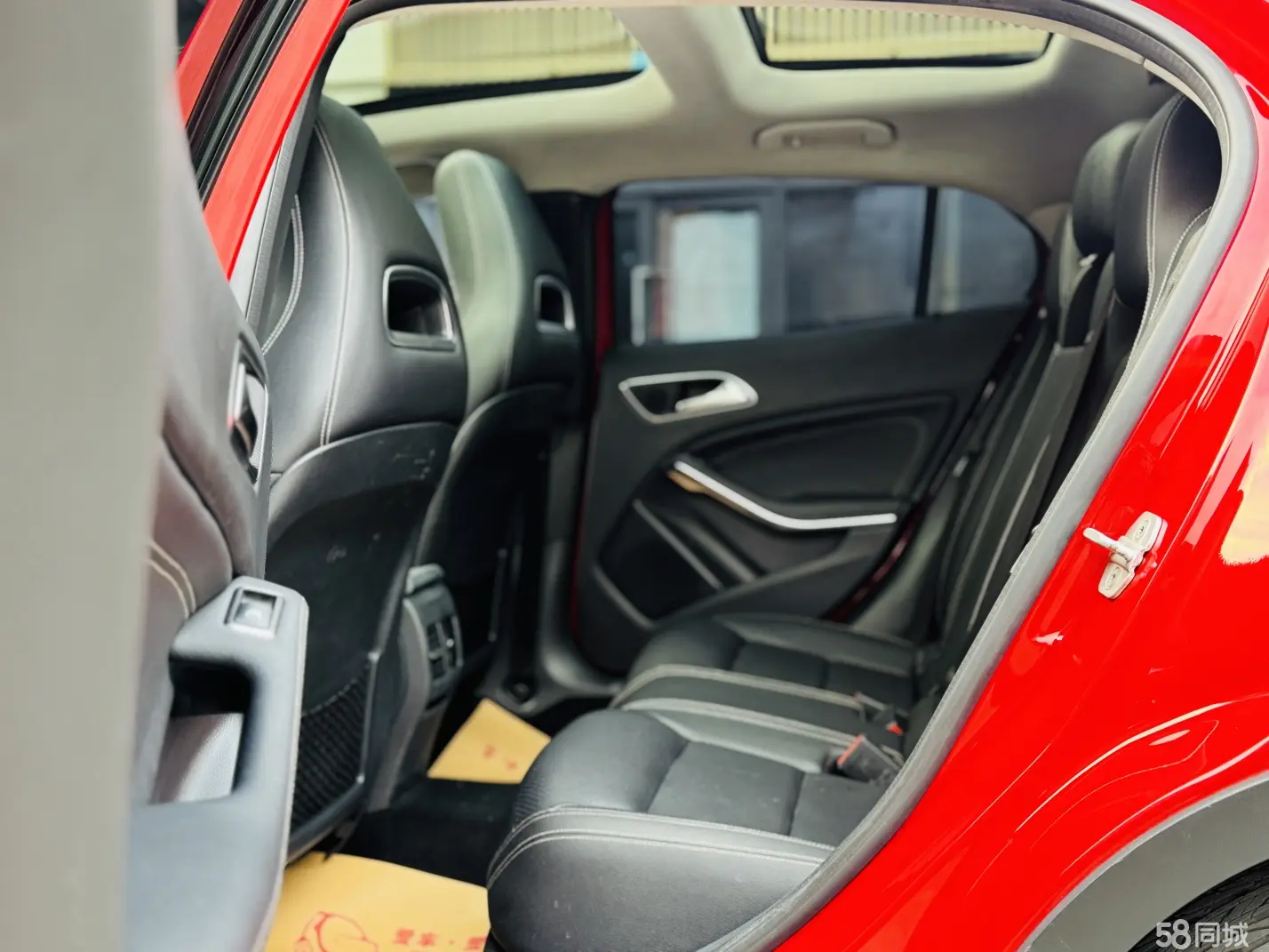 Mercedes-Benz GLA Class 2017 immagine di auto #11