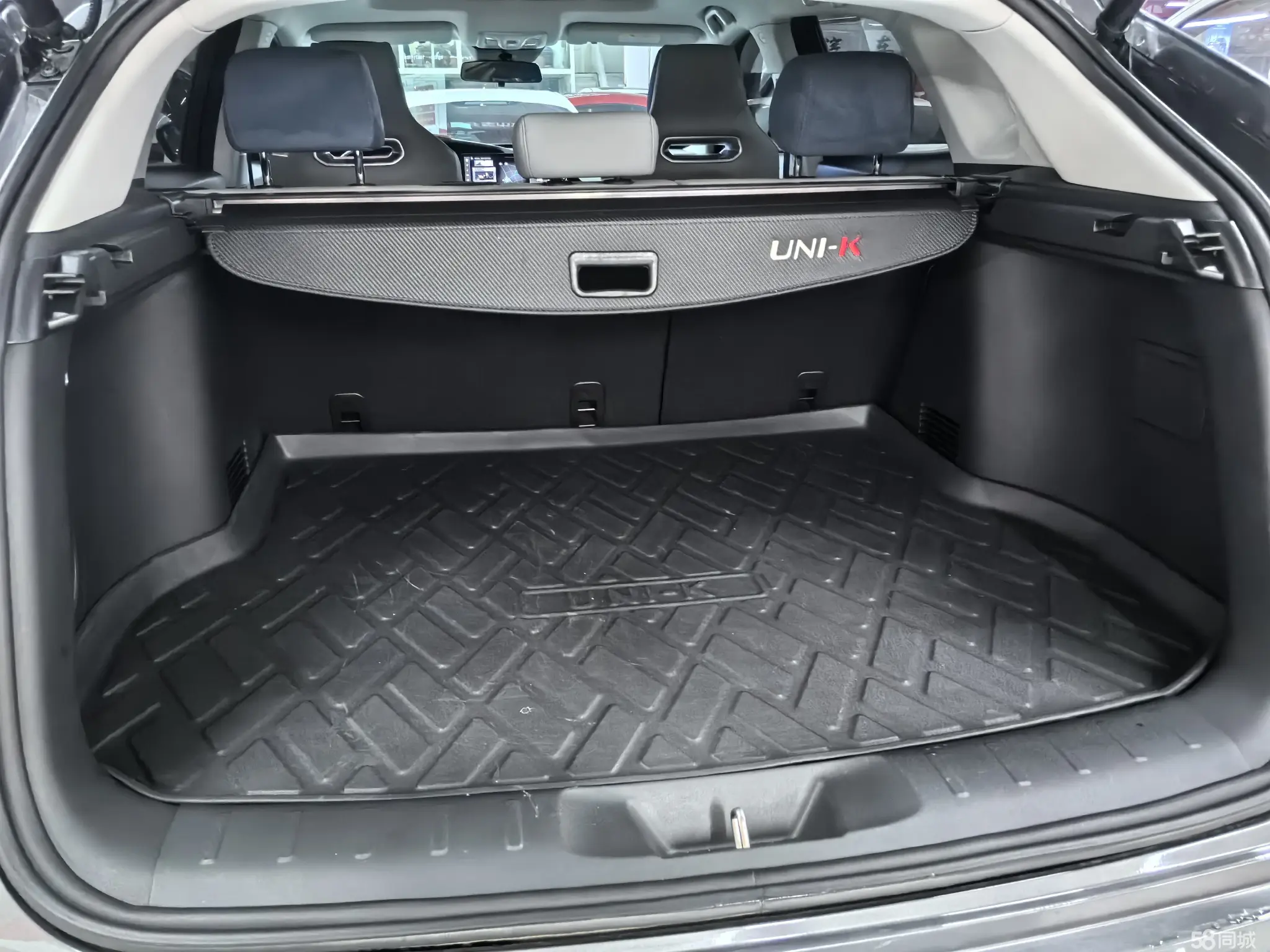 Changan UNI-K iDD 2022 car image #11