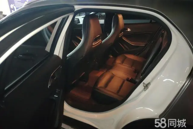 Mercedes-Benz GLA Class 2016 car image #11