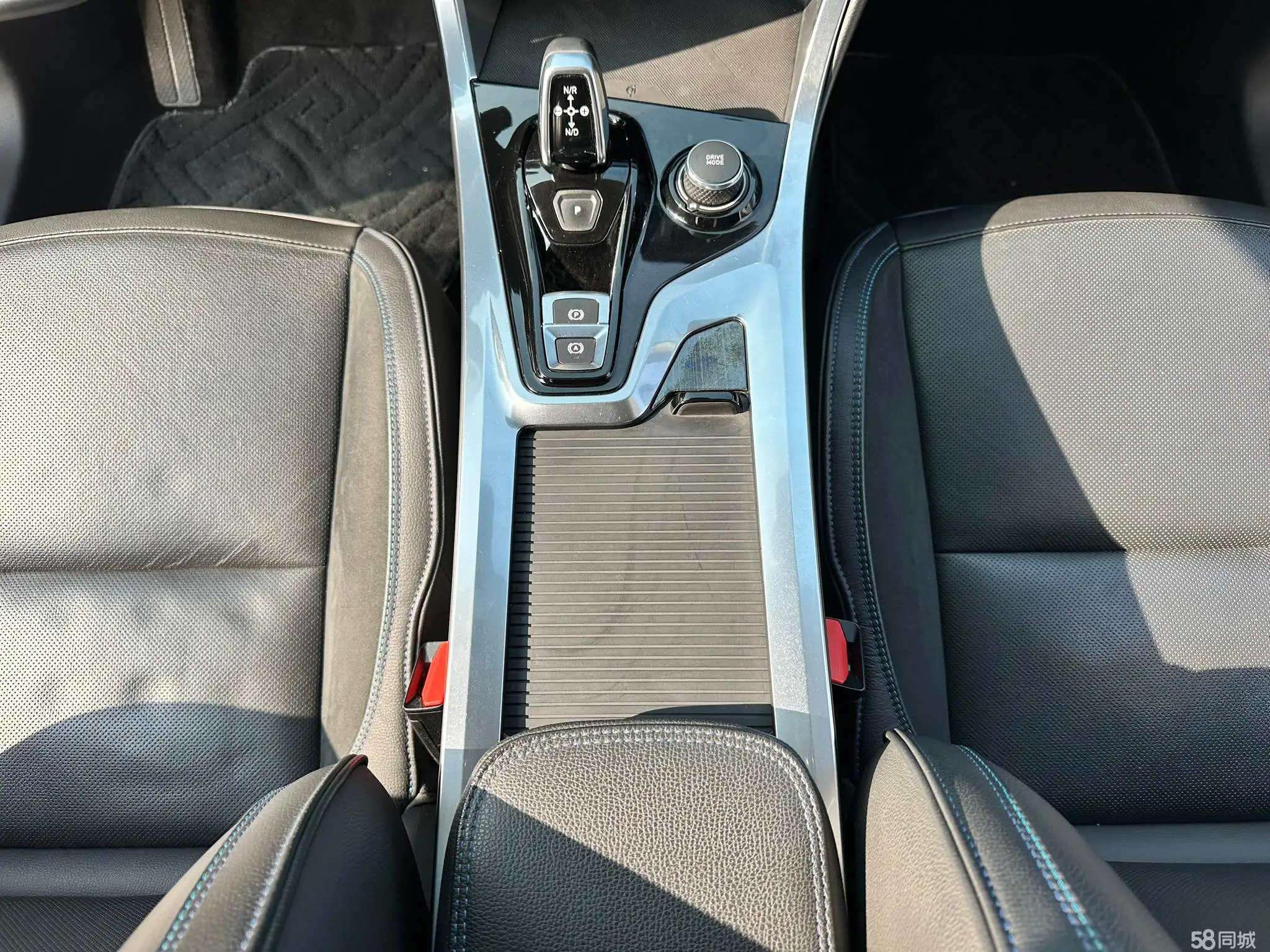 Lynk & Co 01 EM-P 2018 car image #11