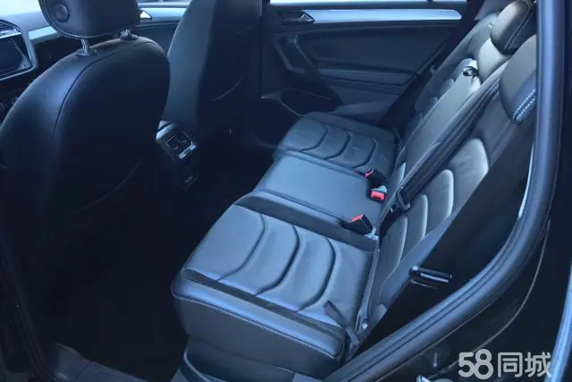 Volkswagen Tiguan L 2021 immagine di auto #11