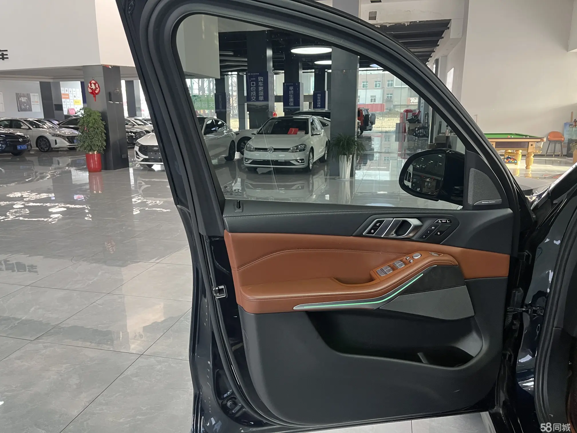 BMW X7 2023 immagine di auto #11