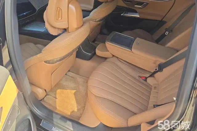 Mercedes-Benz E Class 2025 car image #11