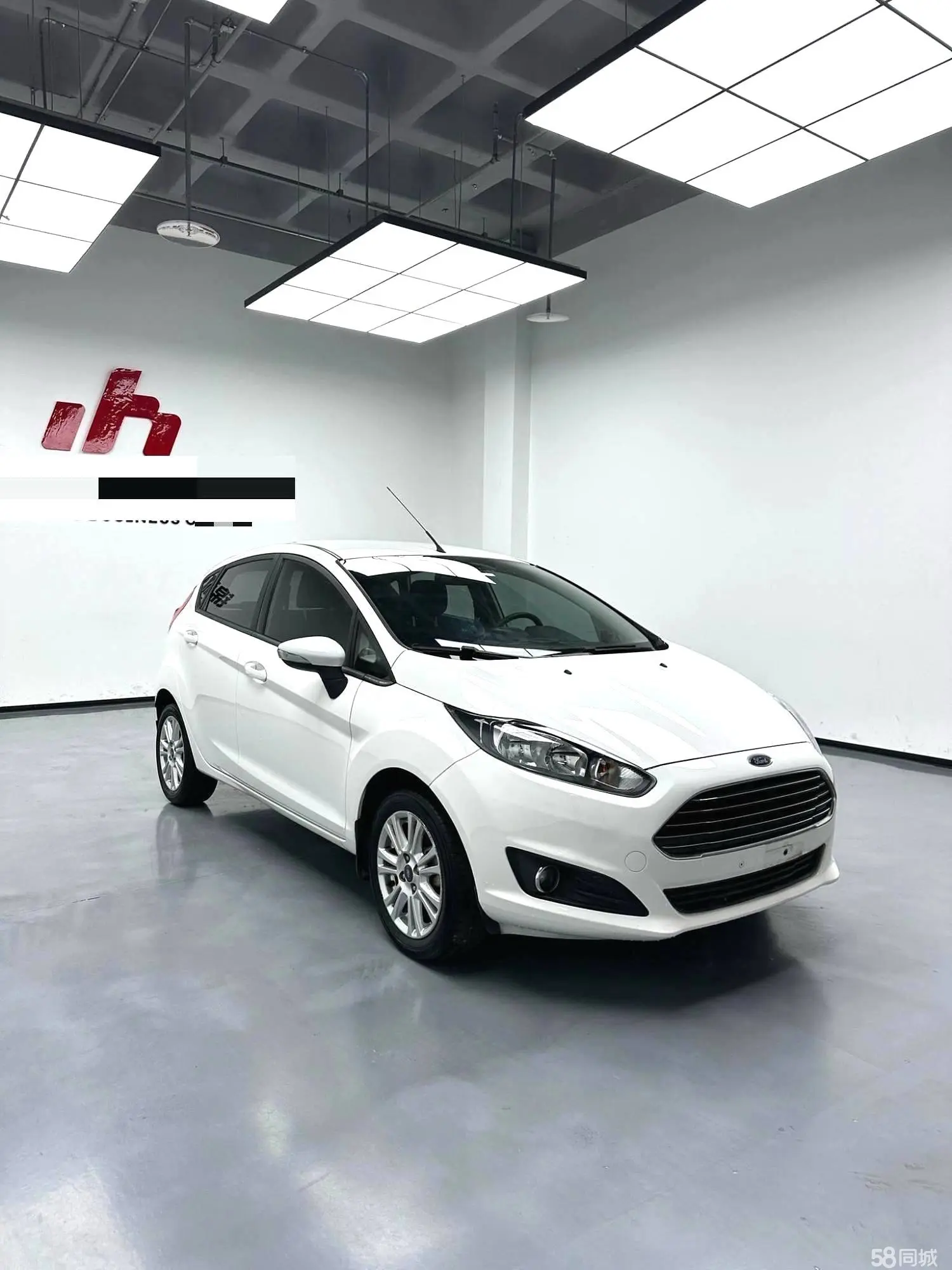 Ford Fiesta 2013 car image #11