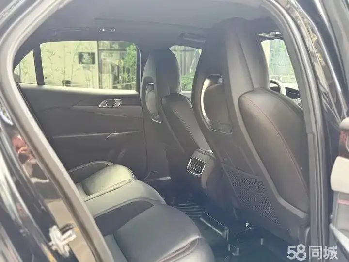 Lynk & Co 03 2019 #11 Lynk & Co 03 2019 car image #11