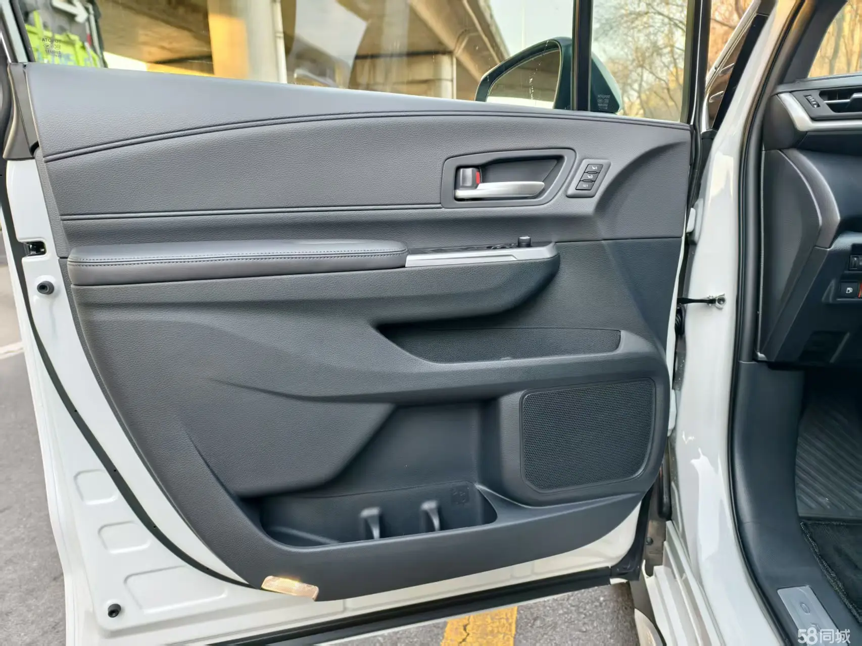 Toyota Granvia 2025 car image #11