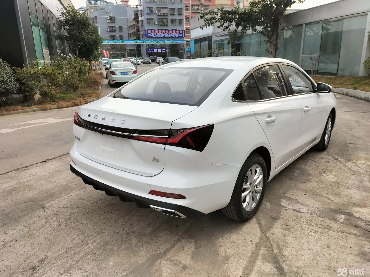 Roewe i5 2025 #11 Roewe i5 2025 car image #11