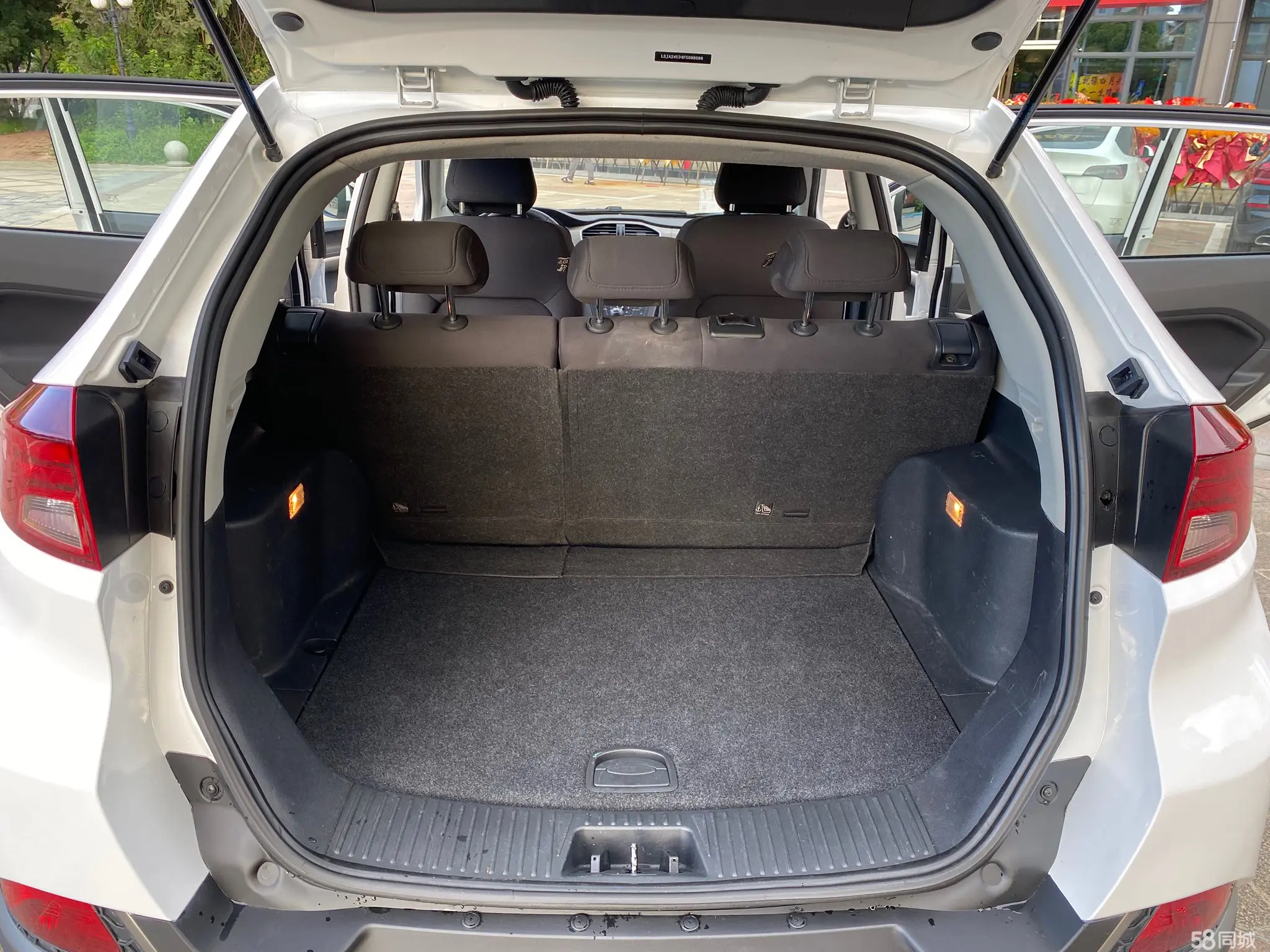 MG GS 2015 car image #11