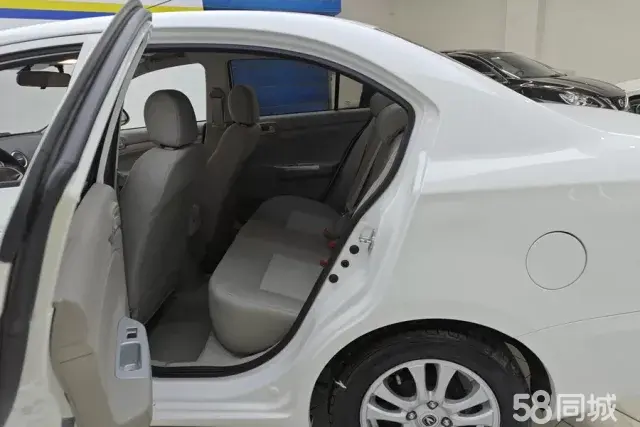 Changan Alsvin V3 2018 car image #11