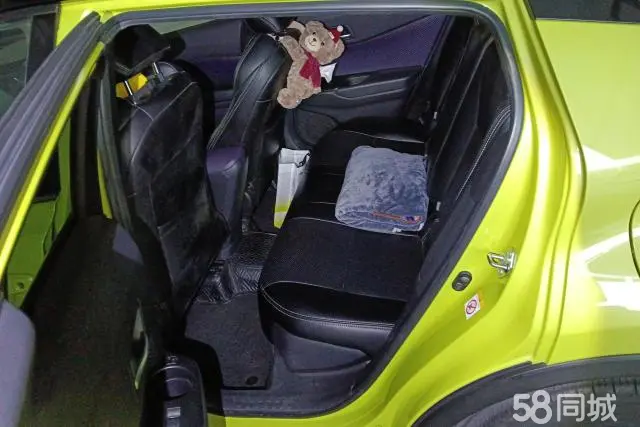 Toyota C-HR 2019 car image #11