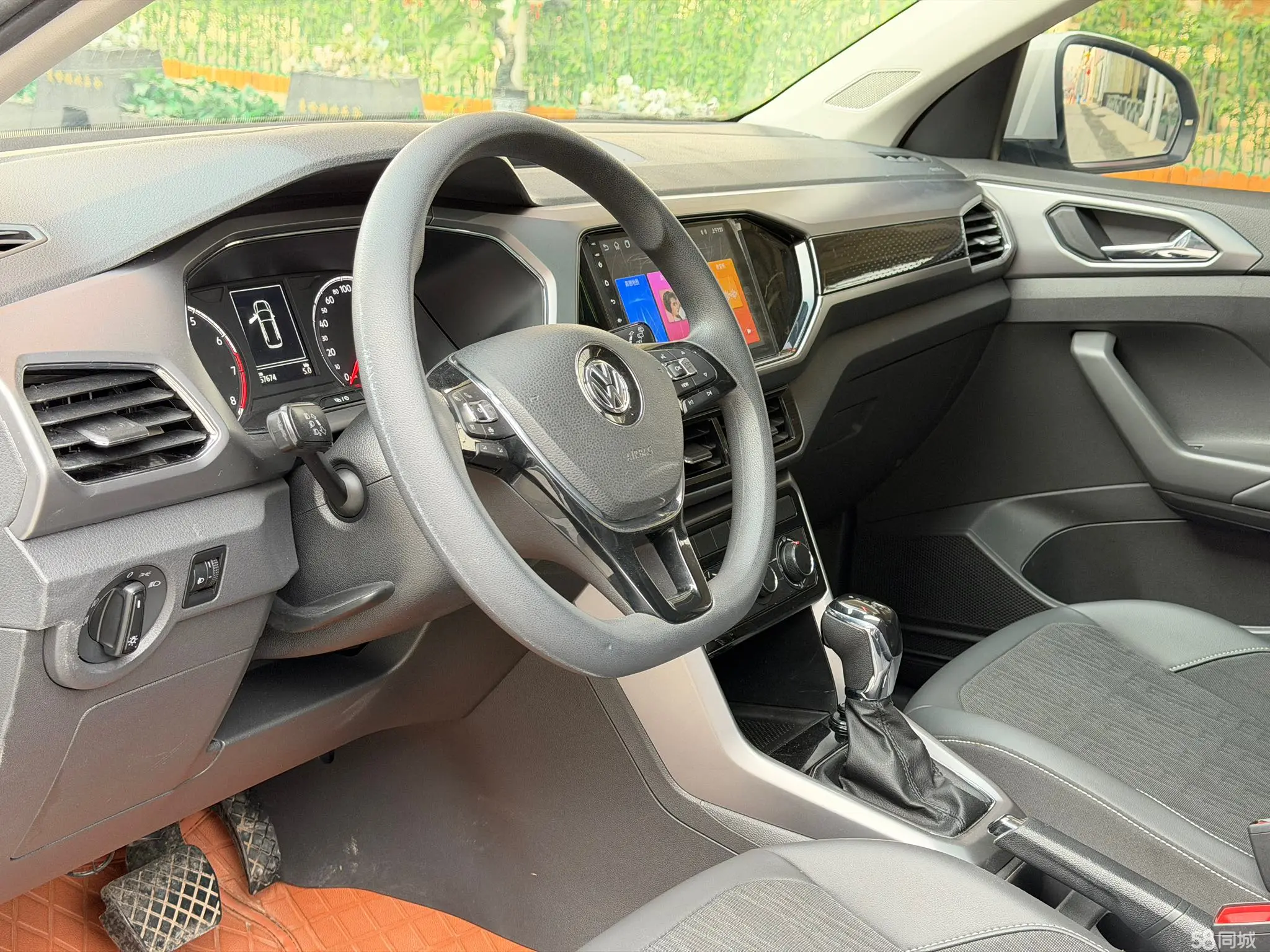 Volkswagen T-Cross 2020 #11 Volkswagen T-Cross 2020 car image #11