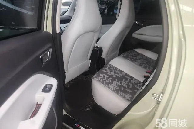 零跑汽车 零跑T03 2022 汽车图片 #11