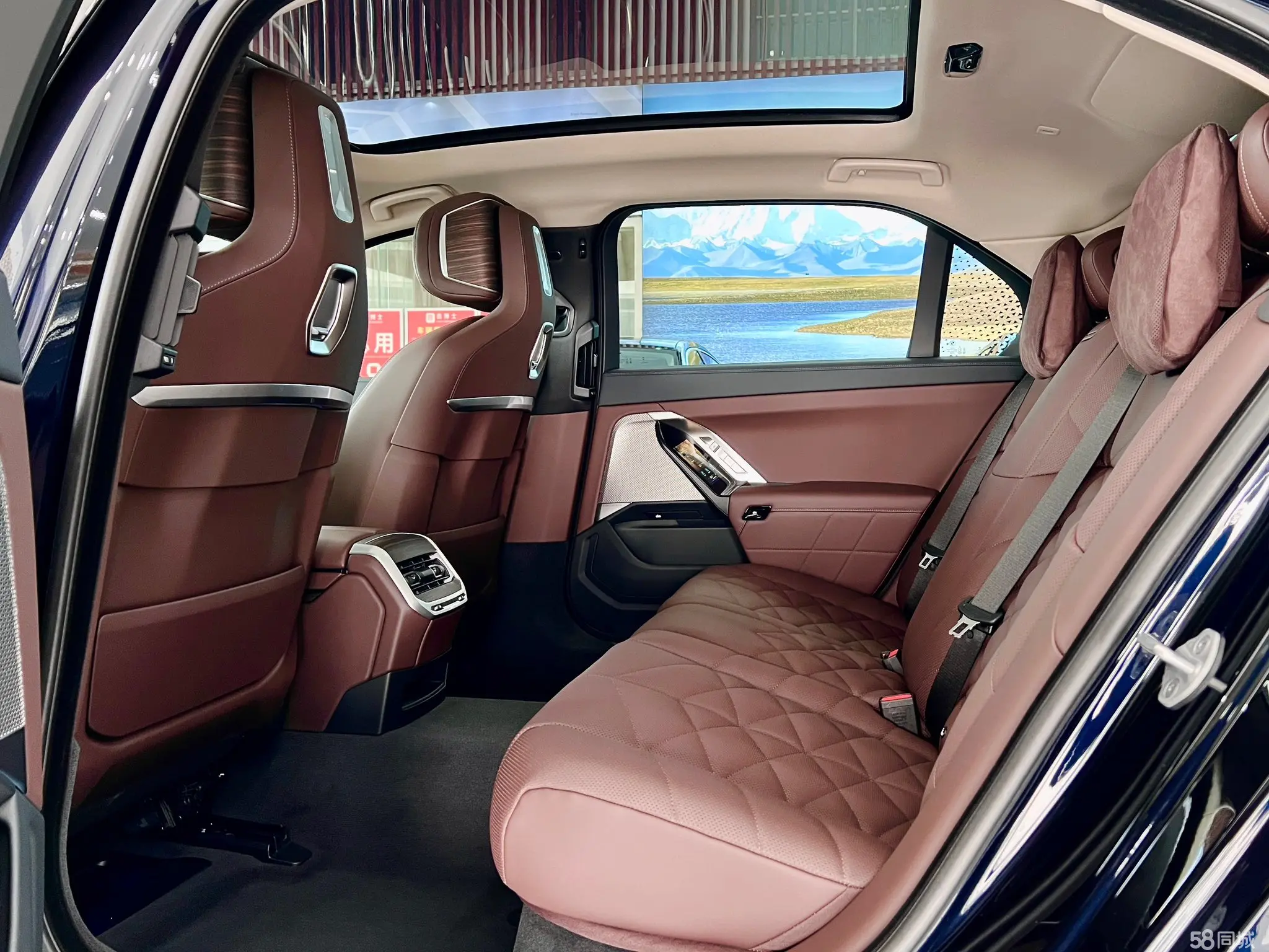 BMW 7 Series 2025 car image #11