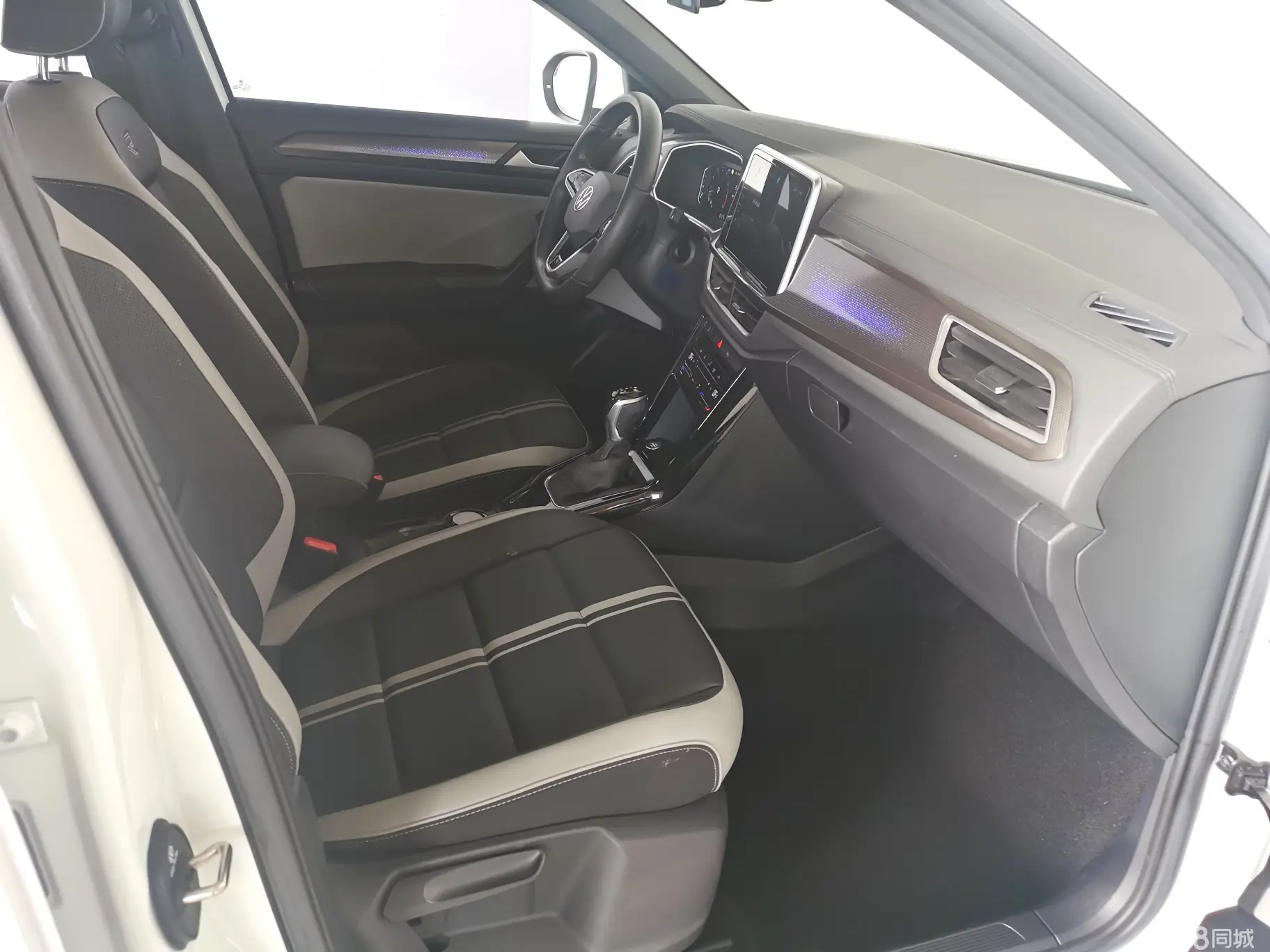 Volkswagen T-Roc 2023 #11 Volkswagen T-Roc 2023 car image #11