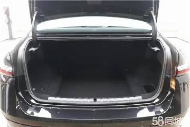 BMW 7 Series 2024 car image #11