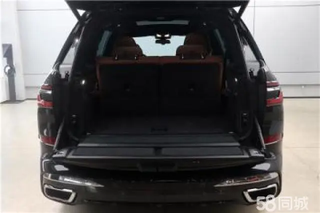 BMW X7 2024 car image #11