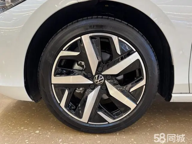 Volkswagen Lamando 2024 immagine di auto #11