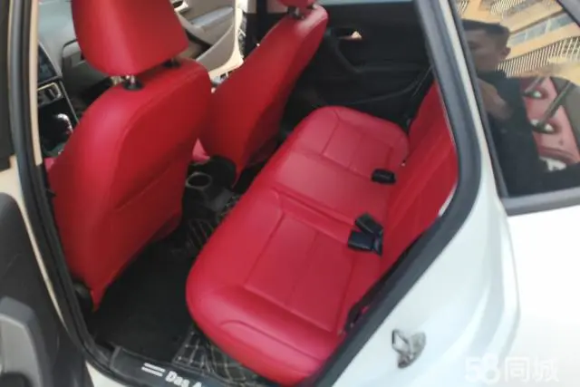 Volkswagen Polo 2016 car image #11