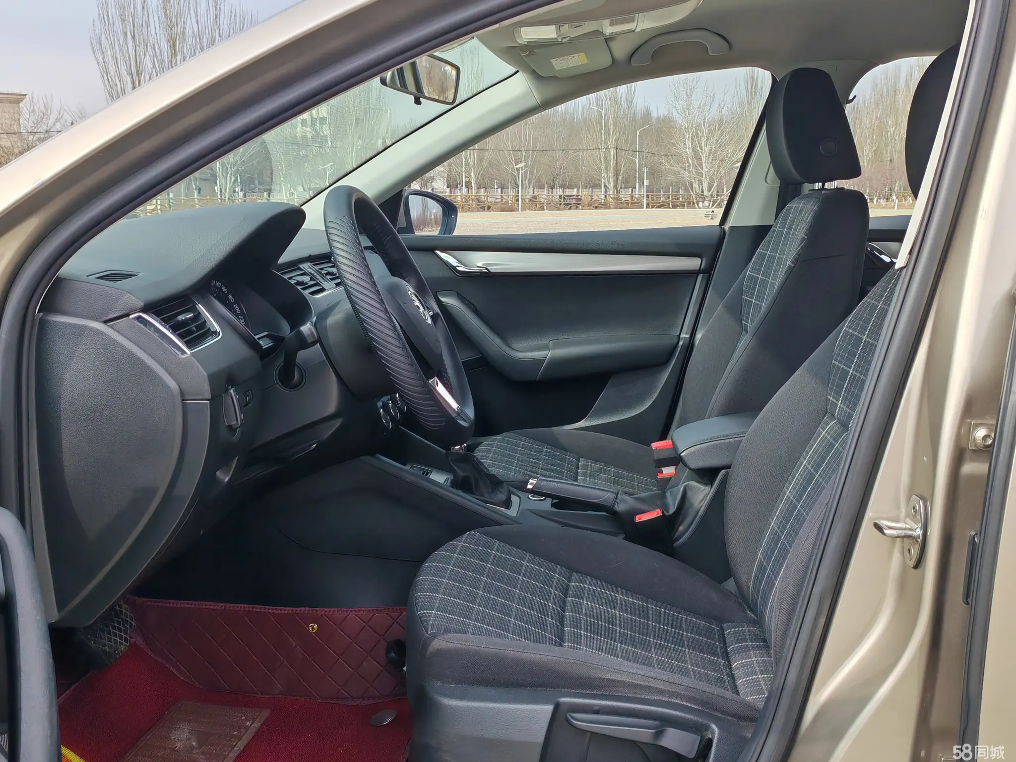 Skoda Octavia 2018 car image #11