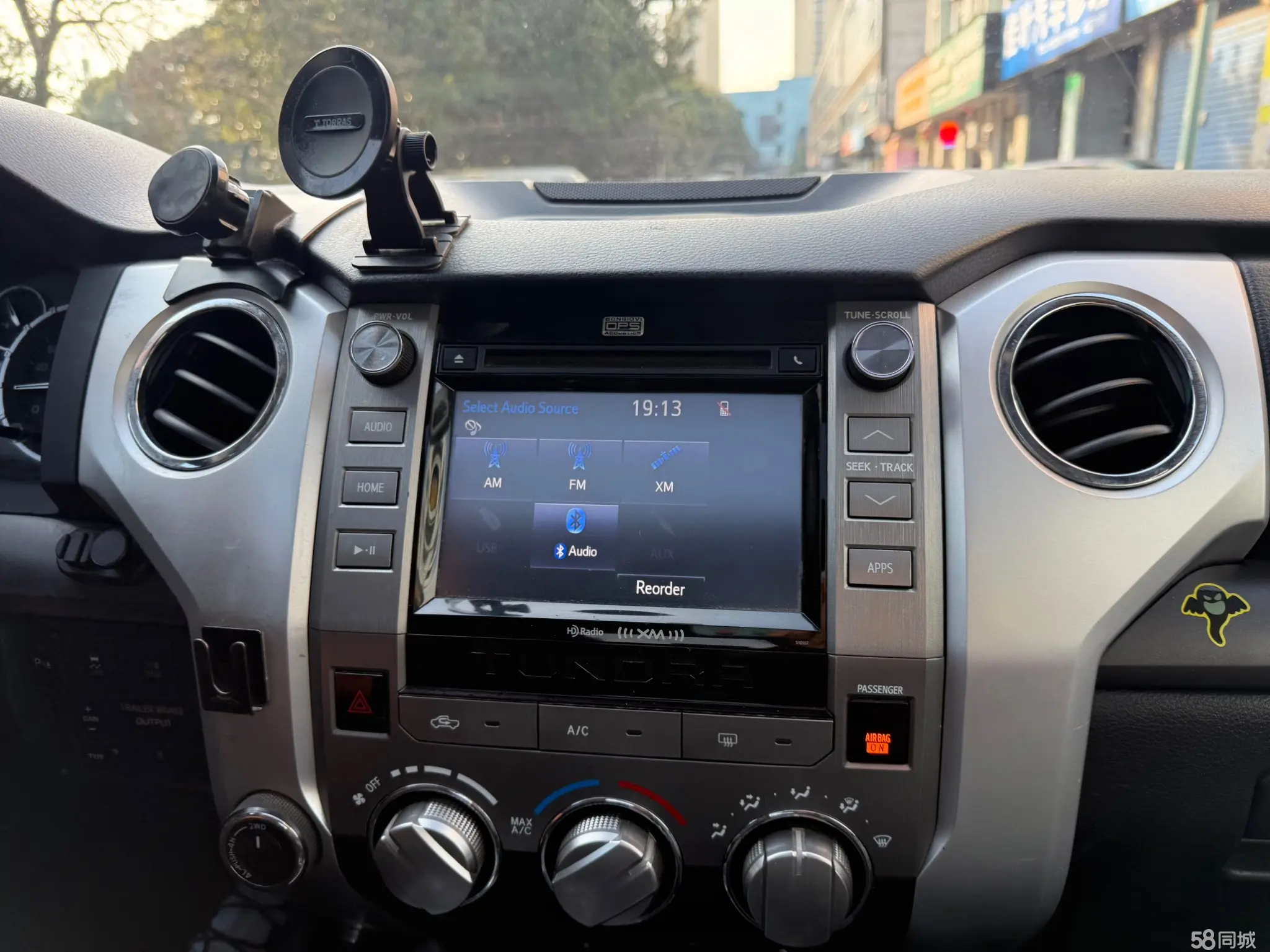 Toyota Tundra 2016 immagine di auto #11