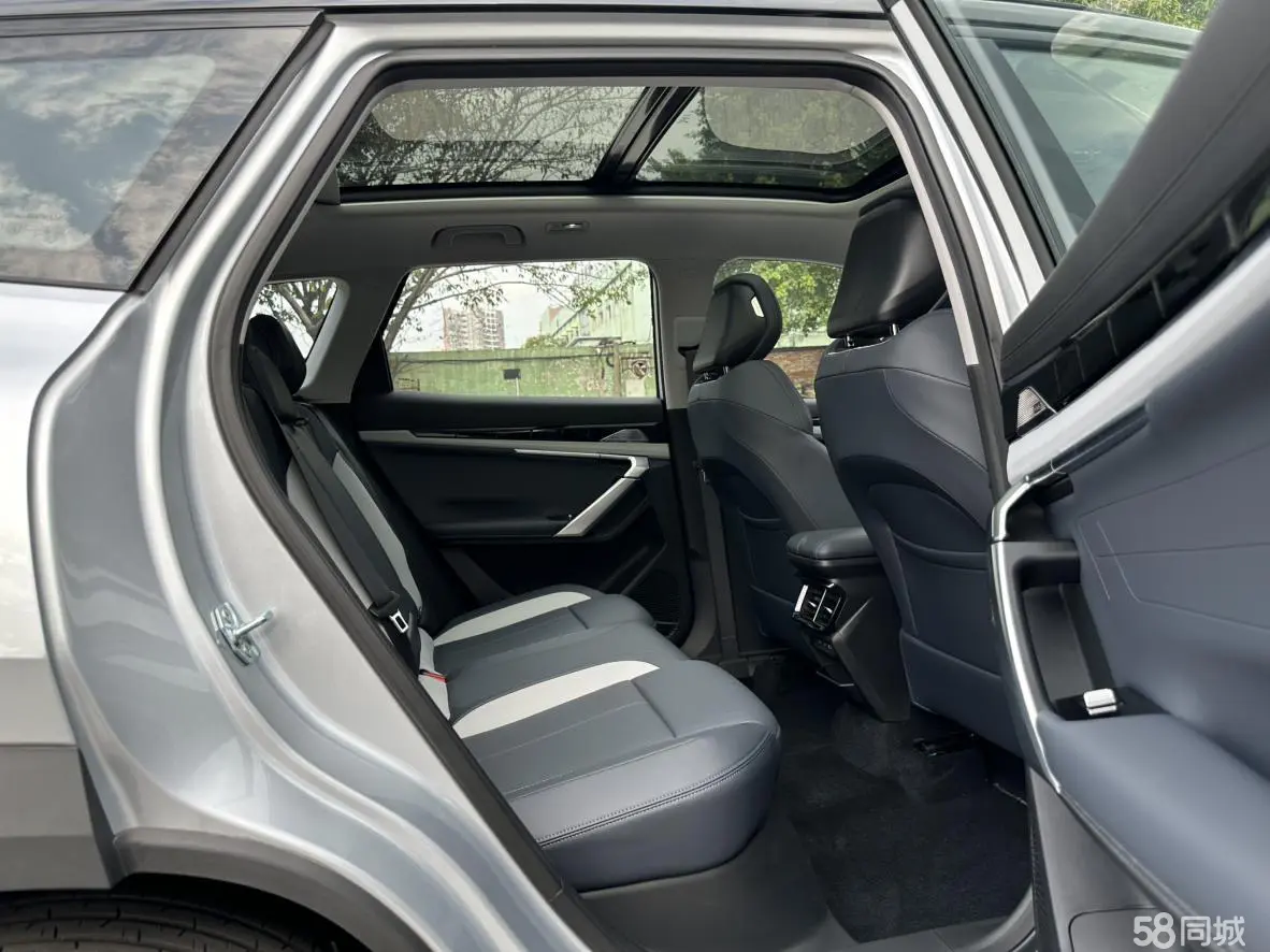 GEELY Boyue L 2026 car image #11