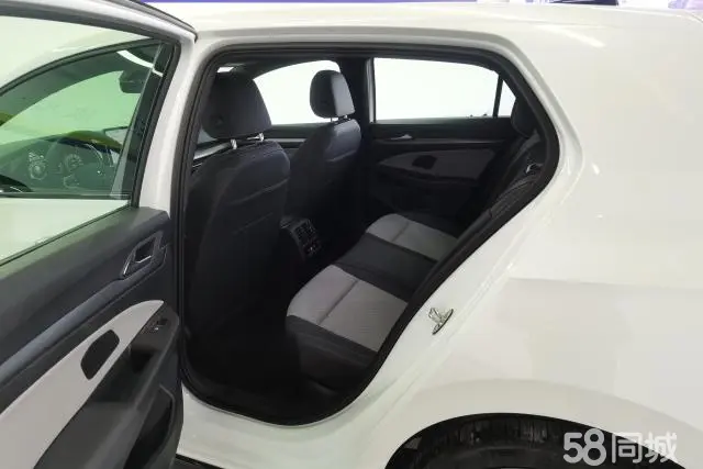 Volkswagen Golf 2024 car image #11