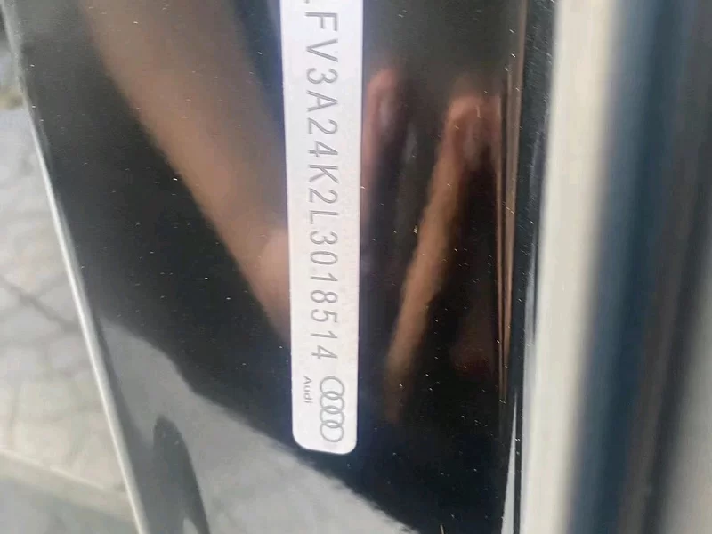 Audi A6L e-tron 2020 immagine di auto #11