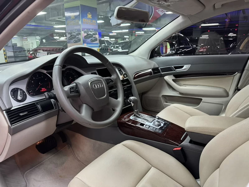 Audi A6 2019 car image #11