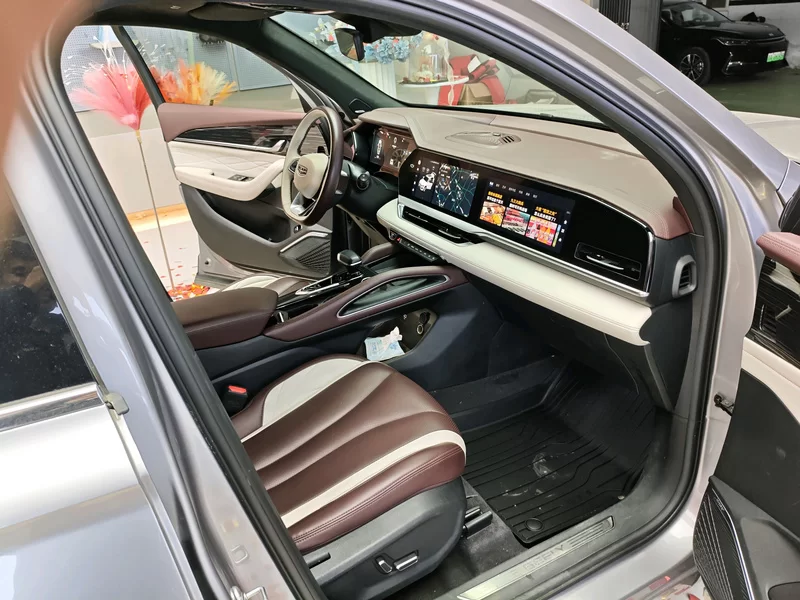 GEELY Monjaro MHEV 2022 car image #11