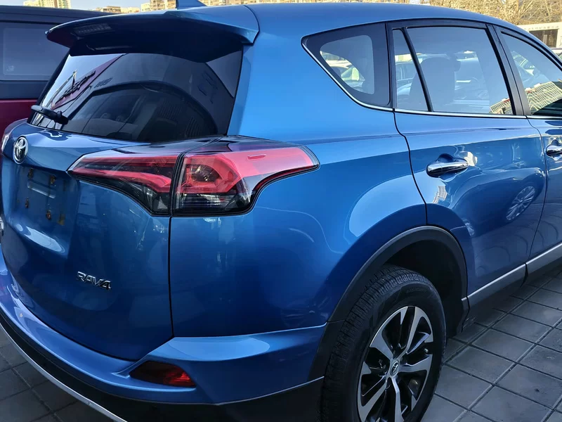 Toyota RAV4 2016 immagine di auto #11