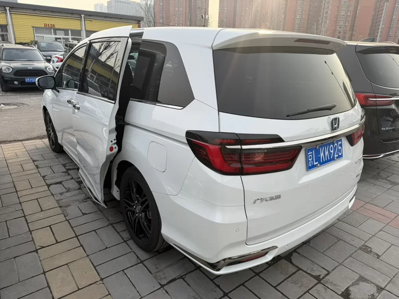 Honda ODYSSEY 2023 #11 Honda ODYSSEY 2023 car image #11