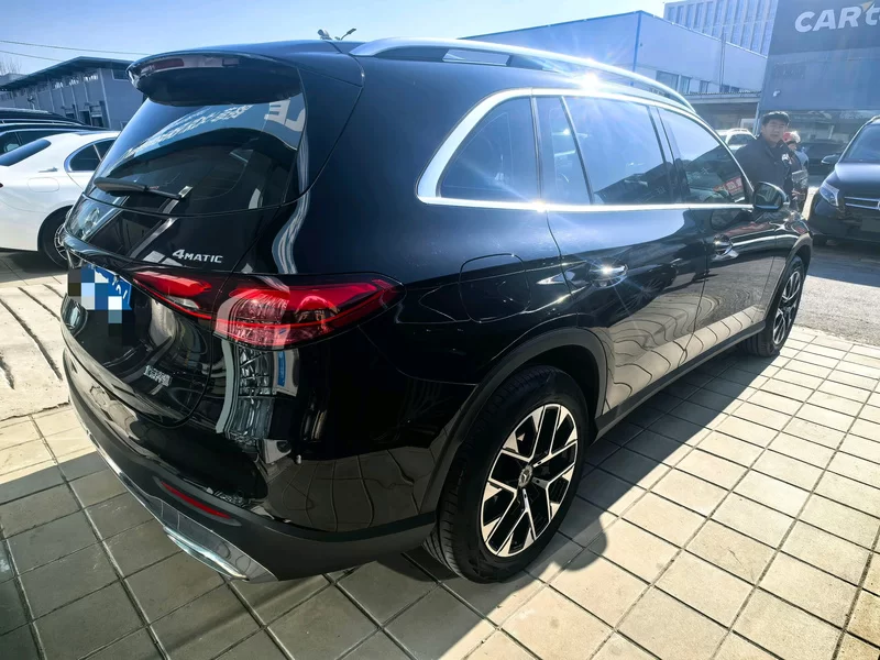 Mercedes-Benz GLC Class 2023 car image #11