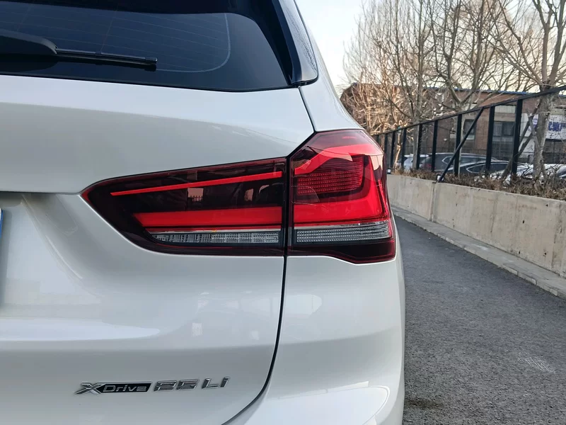 BMW X1 2020 car image #11