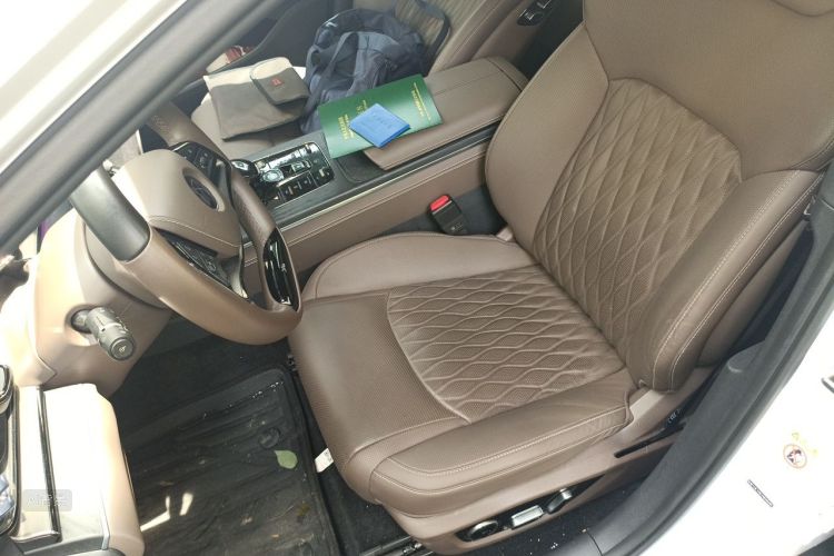 BYD Han 2023 car image #17