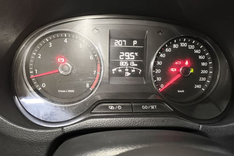 Volkswagen Polo 2015 car image #12