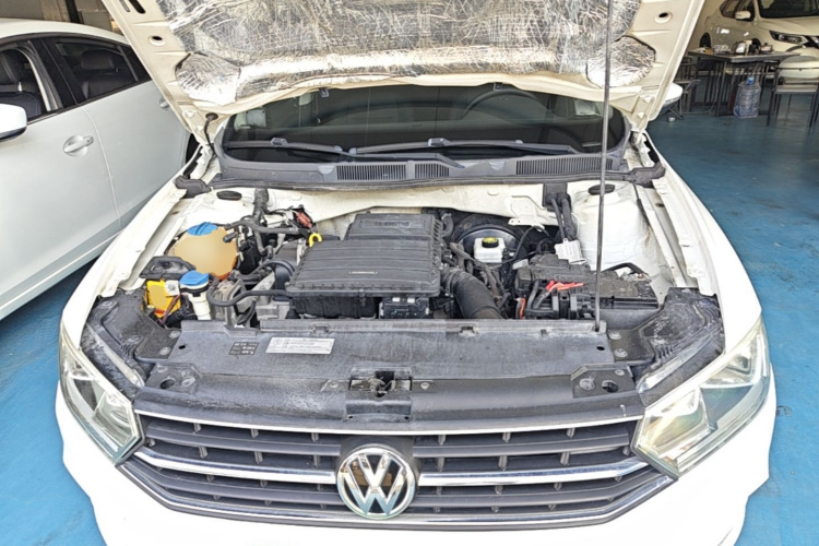 Volkswagen Bora 2017 car image #20