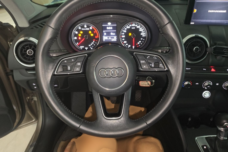 Audi A3 2018 car image #11