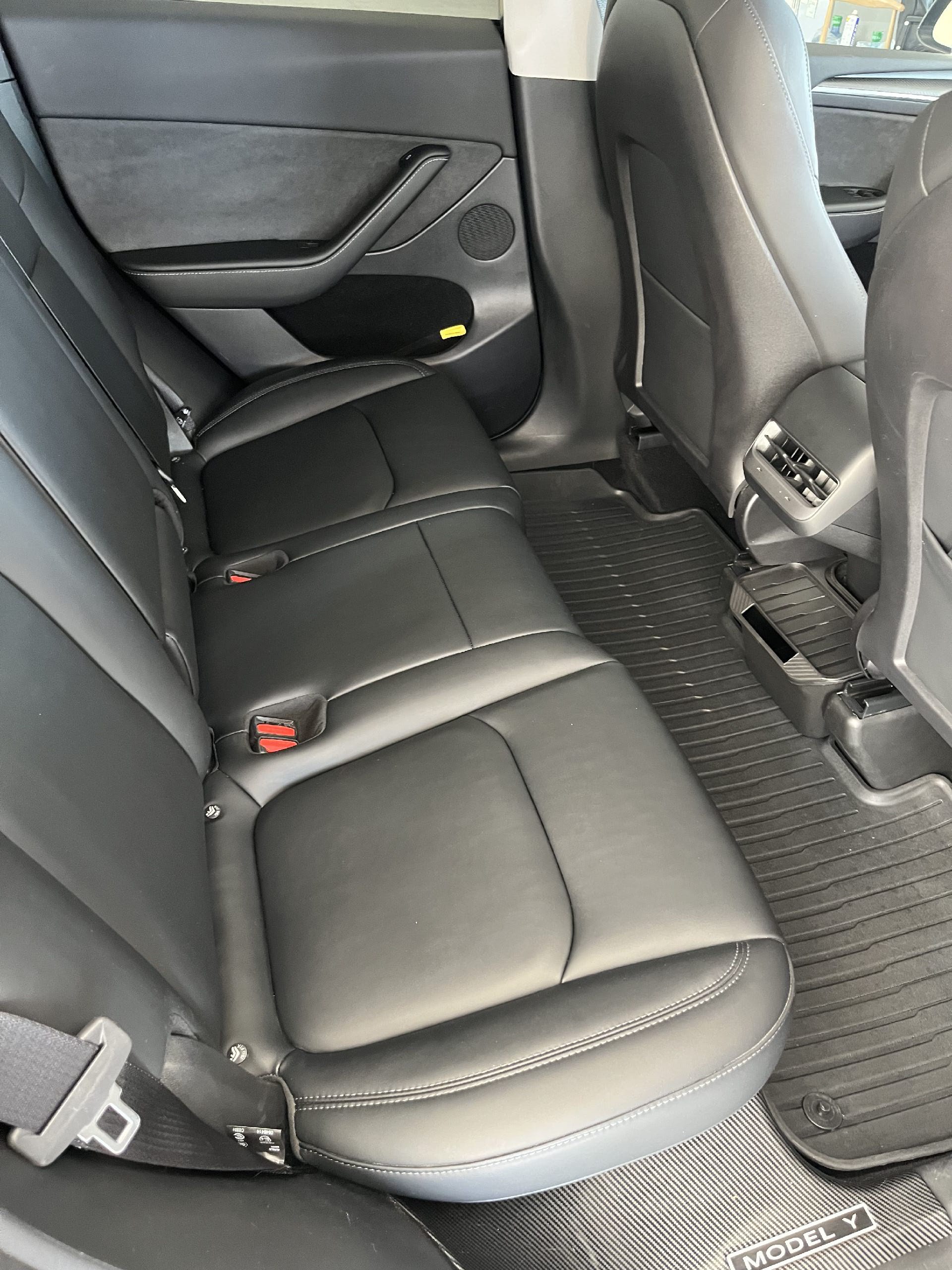Tesla Model Y 2023 #6 Tesla Model Y 2023 car image #6
