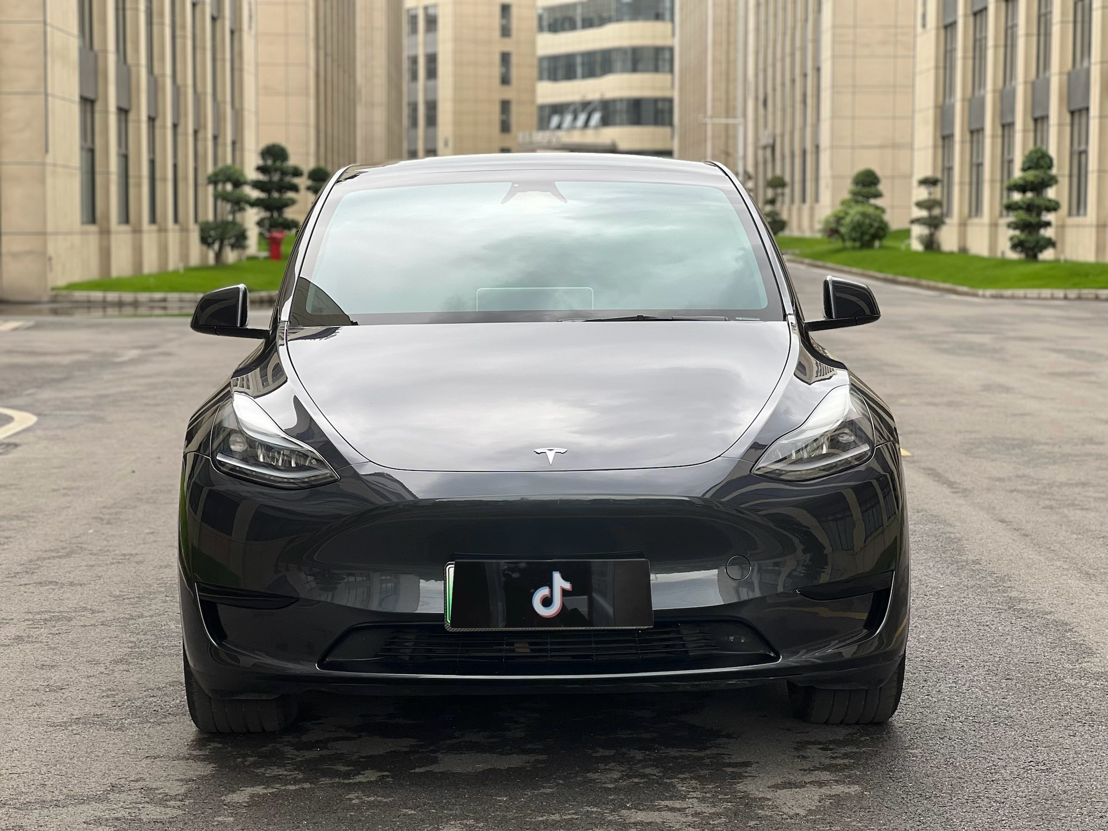 Tesla Model Y 2024 #4 Tesla Model Y 2024 car image #4