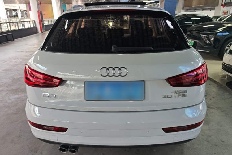 Audi Q3 2017 car image #6