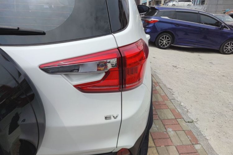 BYD Yuan New Energy 2020 car image #8