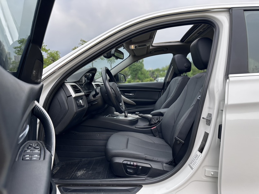 BMW 3 Series 2015 #4 BMW 3 Series 2015 car image #4