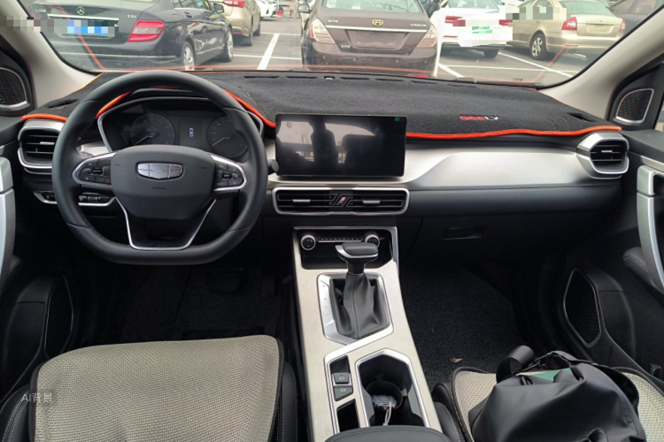 GEELY Coolray 2024 image de voiture #11