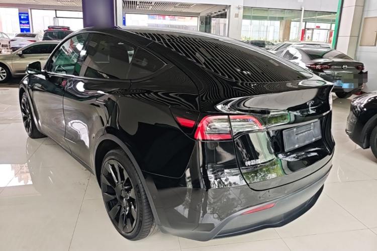 Tesla Model Y 2022 #5 Tesla Model Y 2022 car image #5