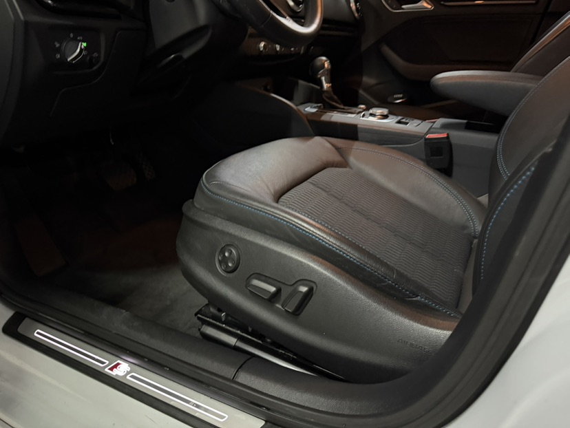 Audi A3 2019 car image #3