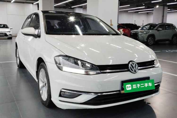 Volkswagen Golf 2018 car image #4