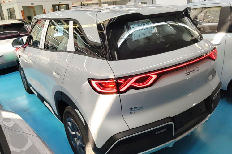 BYD YuanUP 2026 car image #5